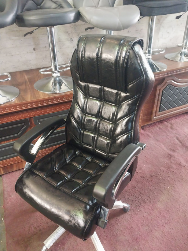 صندلی مدیریت M5000 برند پارسیان صنعت بست