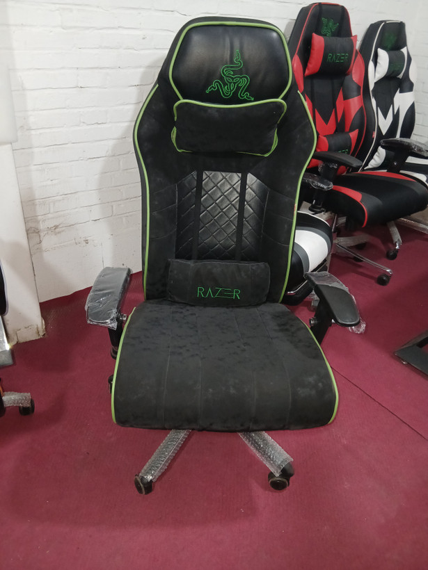 صندلی گیمینگ Razer برند پارسیان صنعت بست
