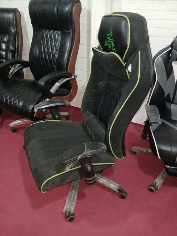 صندلی گیمینگ Razer برند پارسیان صنعت بست